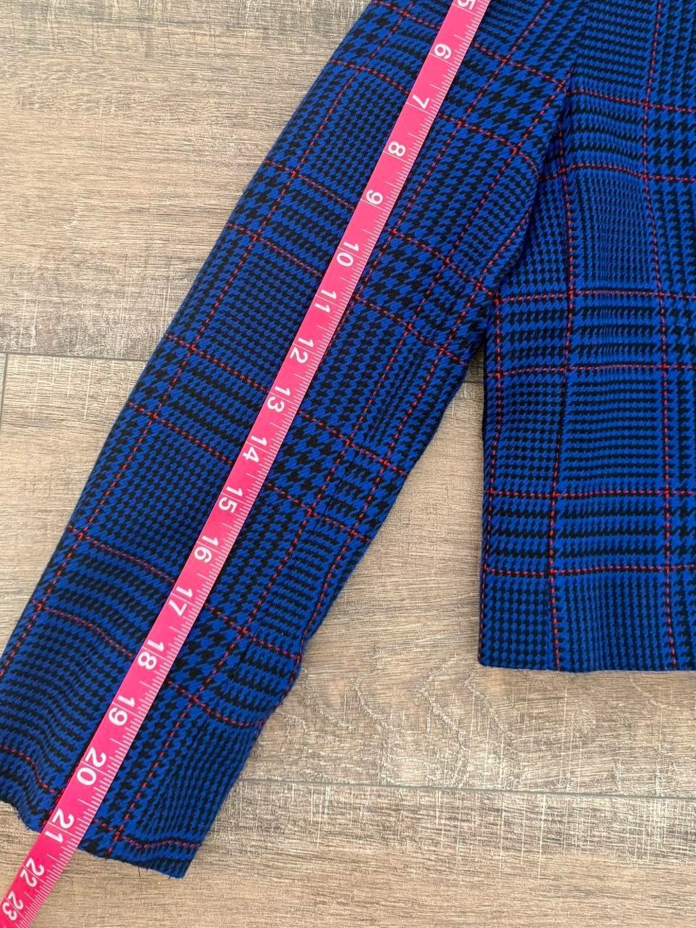 Cropped Blue Plaid Button-Front Jacket - Picture 7 of 8